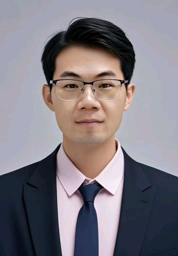 财富世家公园里经纪人头像