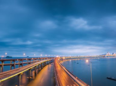 金海大桥首个主塔墩承台结构出水 计划2023年建成通车 - 乐有家