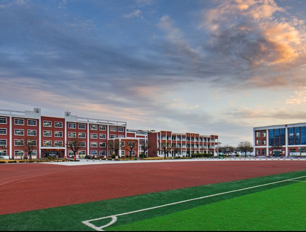 珠海一中在金湾落成的小学、中学已封顶，明年9月开学 - 乐有家
