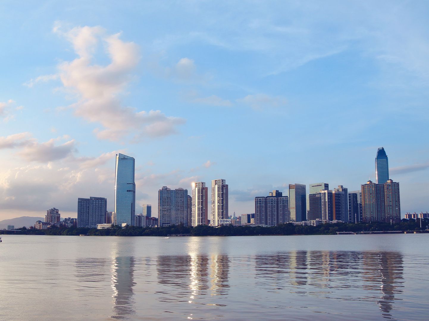 黄金周惠州楼市回暖：楼盘来访量超13000批，成交超1500套 - 乐有家