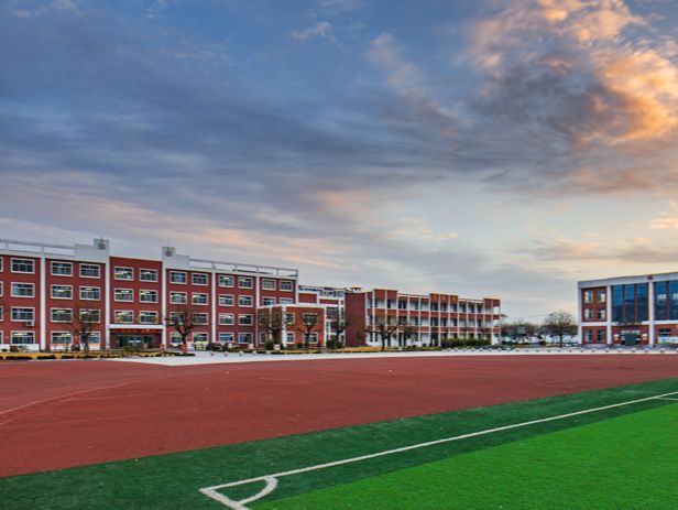 官方回复：凤山中学确定今年招生！但不会划学区！ - 乐有家