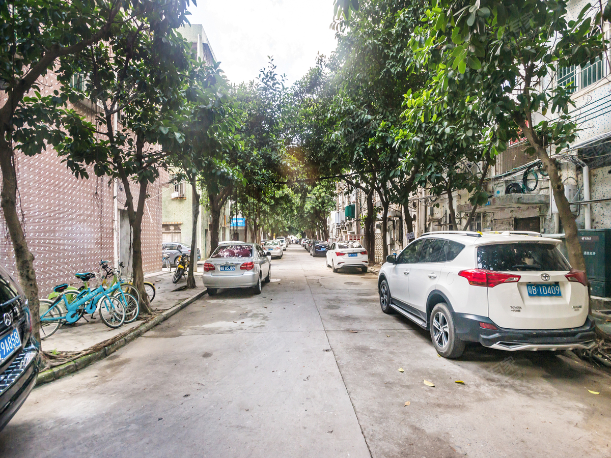 景华新村景华楼,住宅70年产权,地铁口附件,深圳福田华强京基御景华城