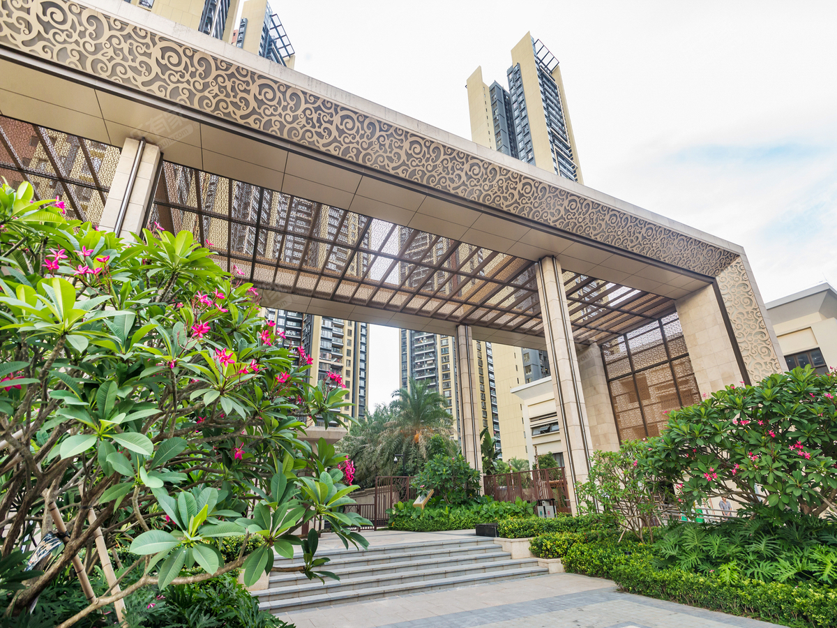 星河传奇,精装四房,诚心出租!